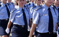 佛山女生当街激吻门